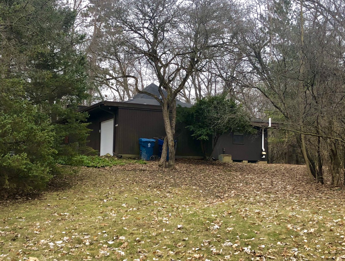 David Osler, Two Houses (1960/1971) /// Osler designed these two Japanese-inspired houses in Thornoaks. Residents weren’t required to use Livingston as architect, as long as their house met the community design review standards.