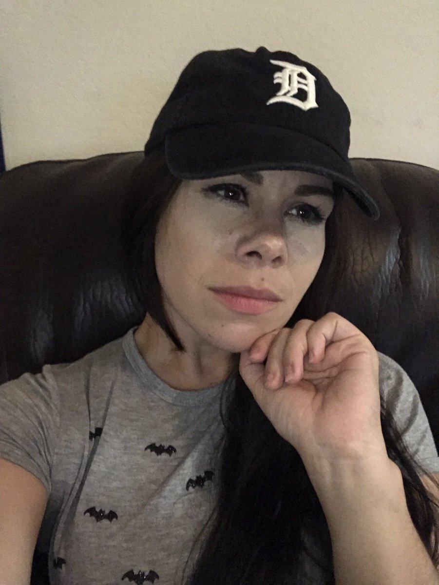 EmilyRimer's tweet photo. Come on @tigers. Don’t make me turn the @BlueJays back on for a pick-me-up. https://t.co/s5piI5ycqo