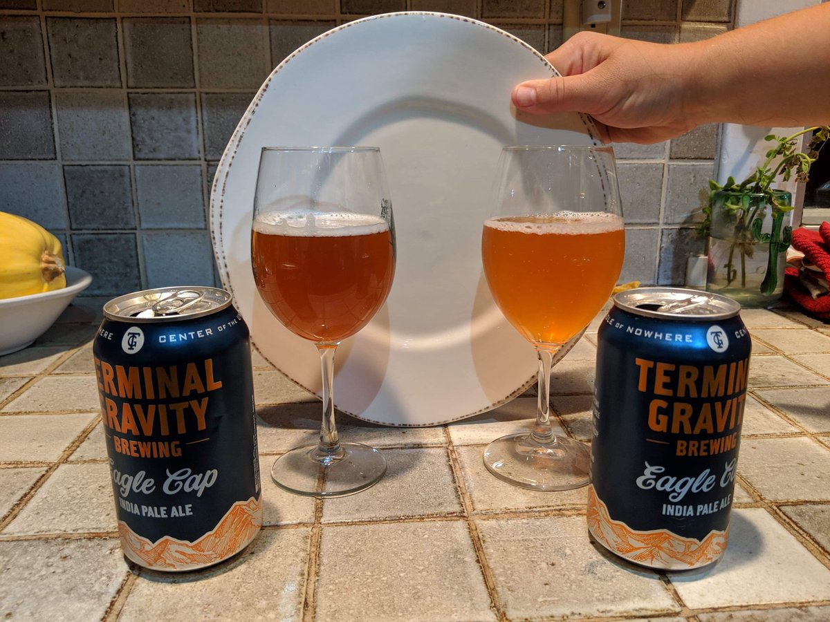 VDFaller's tweet photo. Hey @terminalgravity, I bought one of your beers and your QA needs some work. These were supposed to be the same beer. They weren't at all the same. Not even the same color. Also, they weren't great. https://t.co/UJkmVYUoHB