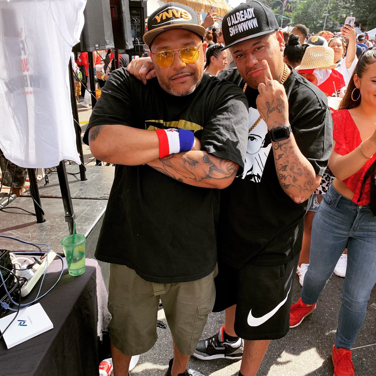 BurgNationT2's tweet photo. #116FESTIVAL WHEN THE BOSSES MEET UP SHOUT OUT TO THE BOSS MAN @ynvsceoshampoo U WANT YOUR RECORD EVERYWHERE REAL TALK GO TALK TO THE BOSS MAN AND COME CORRECT 👑 YEAH GREAT VIBES WIT GREAT ONES ✊🏾#PRPARADEWEEKEND 🇵🇷🇵🇷 #HECTORLAVOESHIRT 🇵🇷🇵🇷#UALREADYSNOWWWW ❄️☃️ https://t.co/mdYcahhGT3