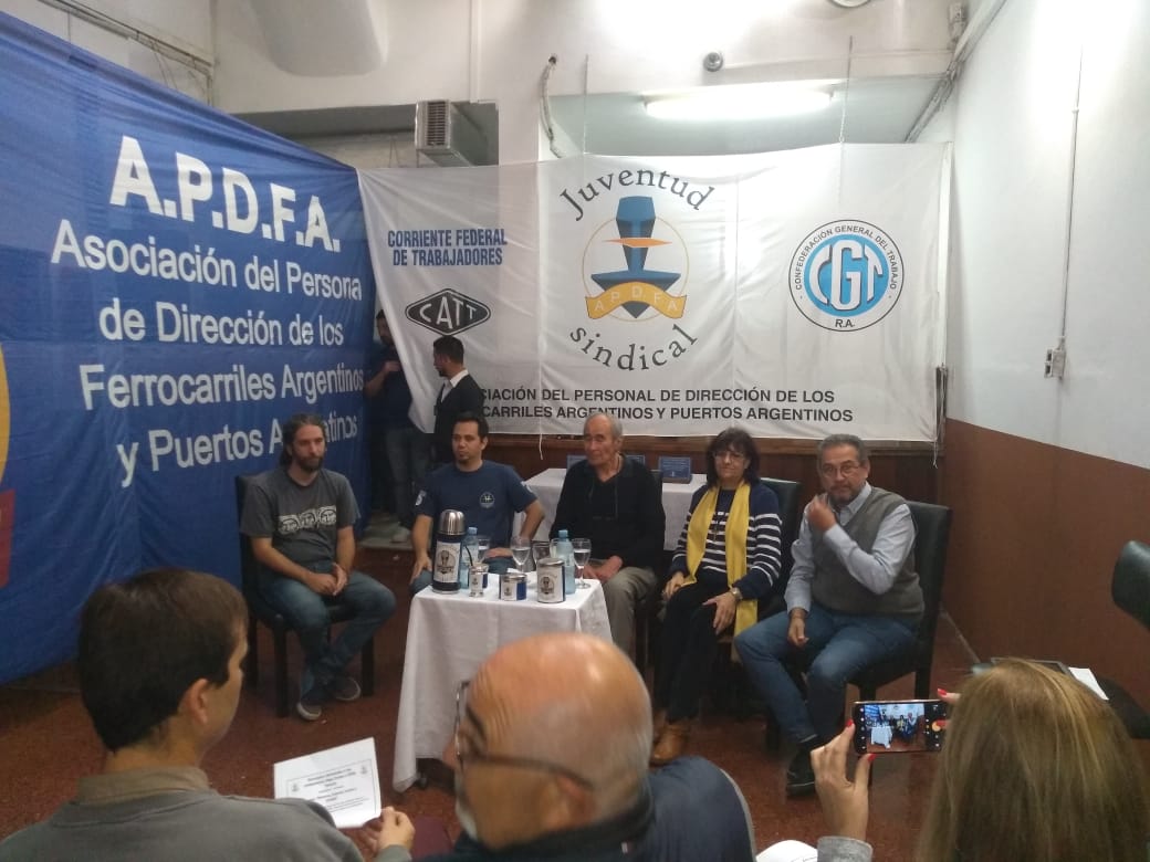SanApdfa's tweet photo. Participaron del encuentro nuestro secretario general Adrián Silva, la comisión directiva, los compañeros de todas las líneas, empresas y de otros gremios.
Excelente jornada de aprendizaje #apoyáycuidáatugremio #sumáteyhagámosloaúnmásfuerte https://t.co/hfNLiSlMZf