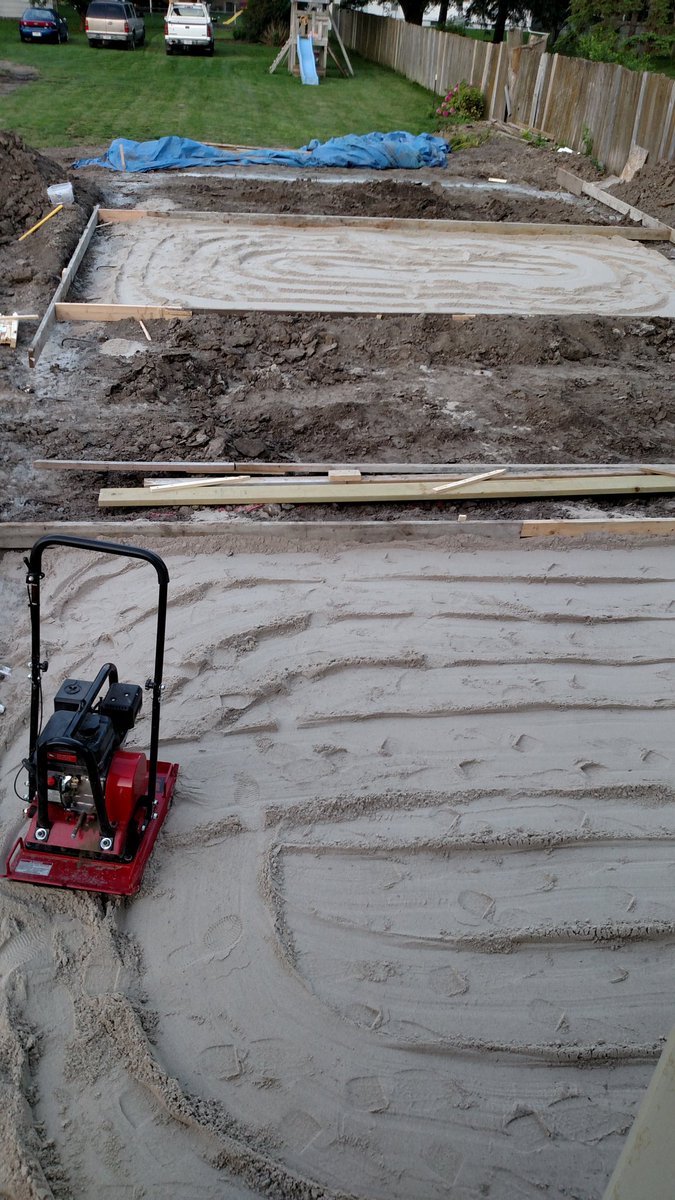 MrNovotnyGHS's tweet photo. Trench sun, Inspection Mon, pour footings Tues, form and sand wed, pour 14 yrds on thurs... https://t.co/HMO8eAfbE2
