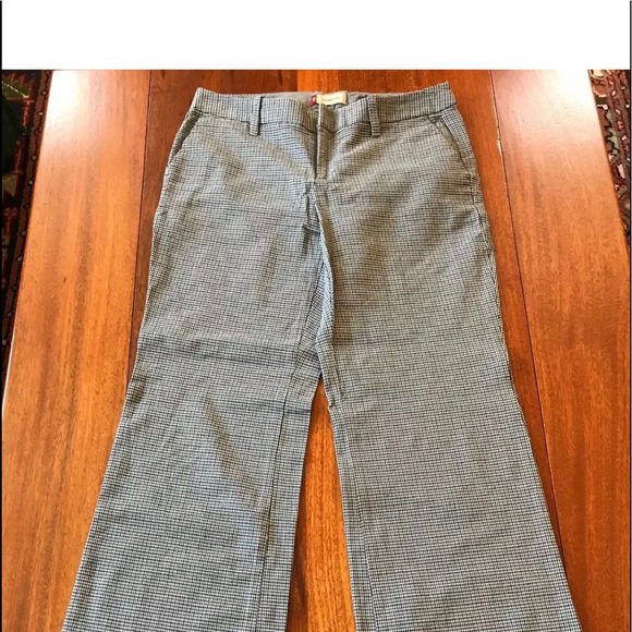 Jacrist7's tweet photo. So good I had to share! Check out all the items I'm loving on @Poshmarkapp #poshmark #fashion #style #shopmycloset #gap #apt9 #bananarepublic: https://t.co/z8x743MBmN https://t.co/CDLmycX7Gs