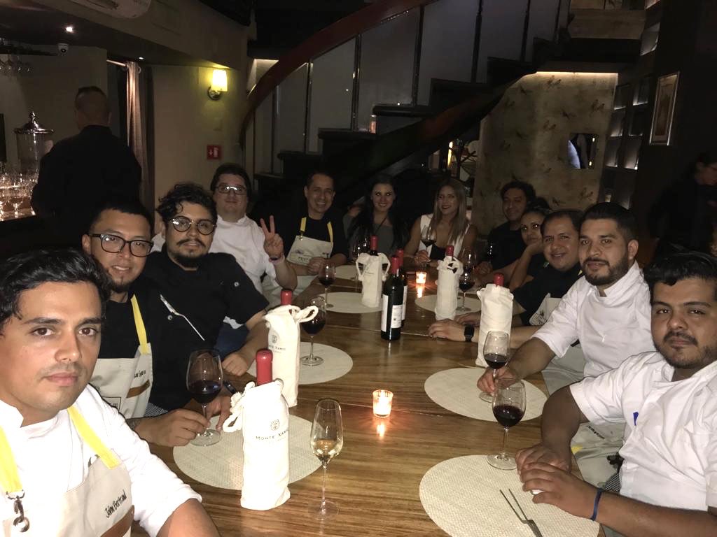 bricksteakh's tweet photo. El día de ayer se llevó acabo la Cena Maridaje de clausura del festival MxFest 2019.
Agradecemos a Monte Xanic por la invitación! https://t.co/pF0lxNiY8y