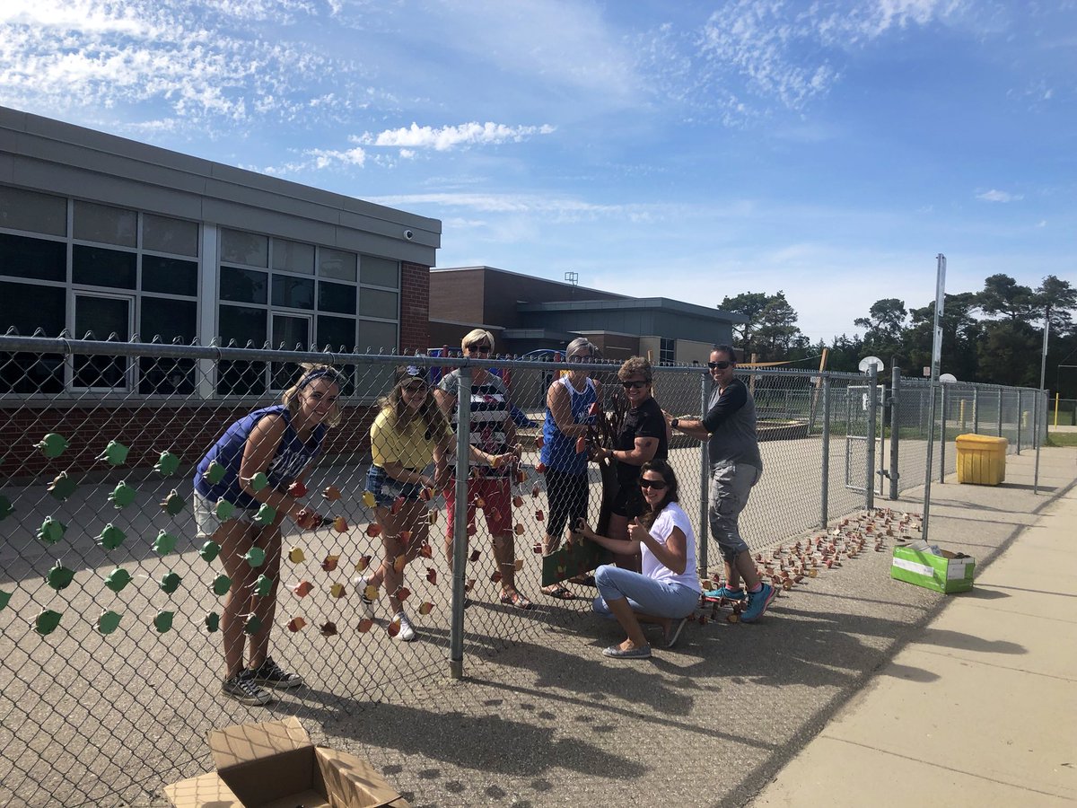 Lockes22's tweet photo. 1919-2019 ...sharing 100 seasons of #lockespride with our school community! Thank you @ThorntonNurse and Ms. Reid for your leadership on this #LockesCentennial project @cityofstthomas @TVDSB https://t.co/KeJeOuAsnO