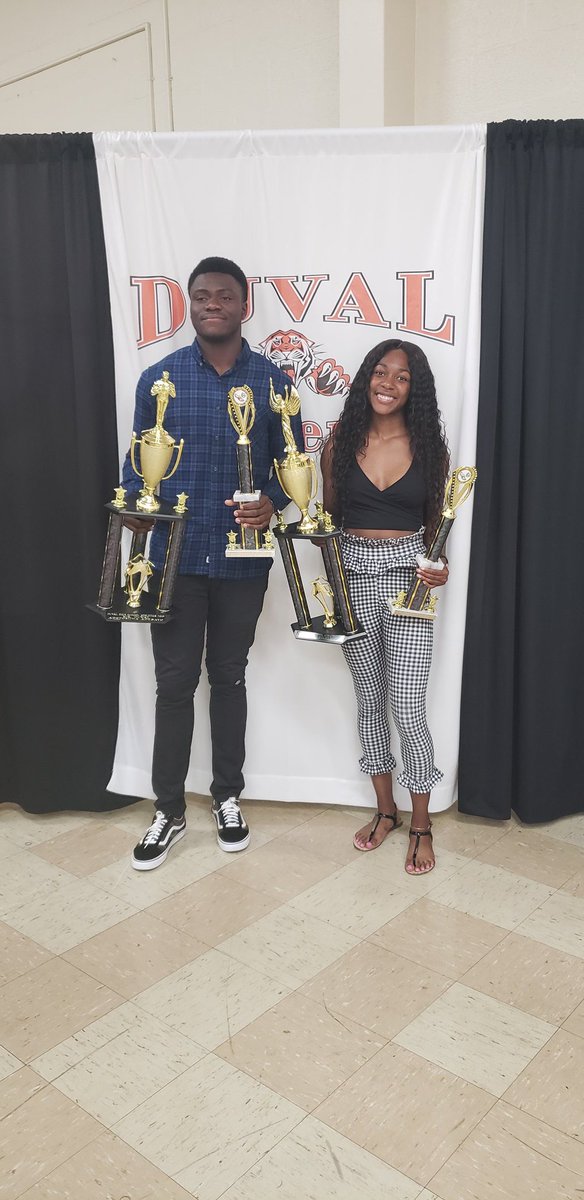 TigersTrack_'s tweet photo. 2019 Mr. & Miss. Duval
#runningtigers https://t.co/Wcj9MpIA4w