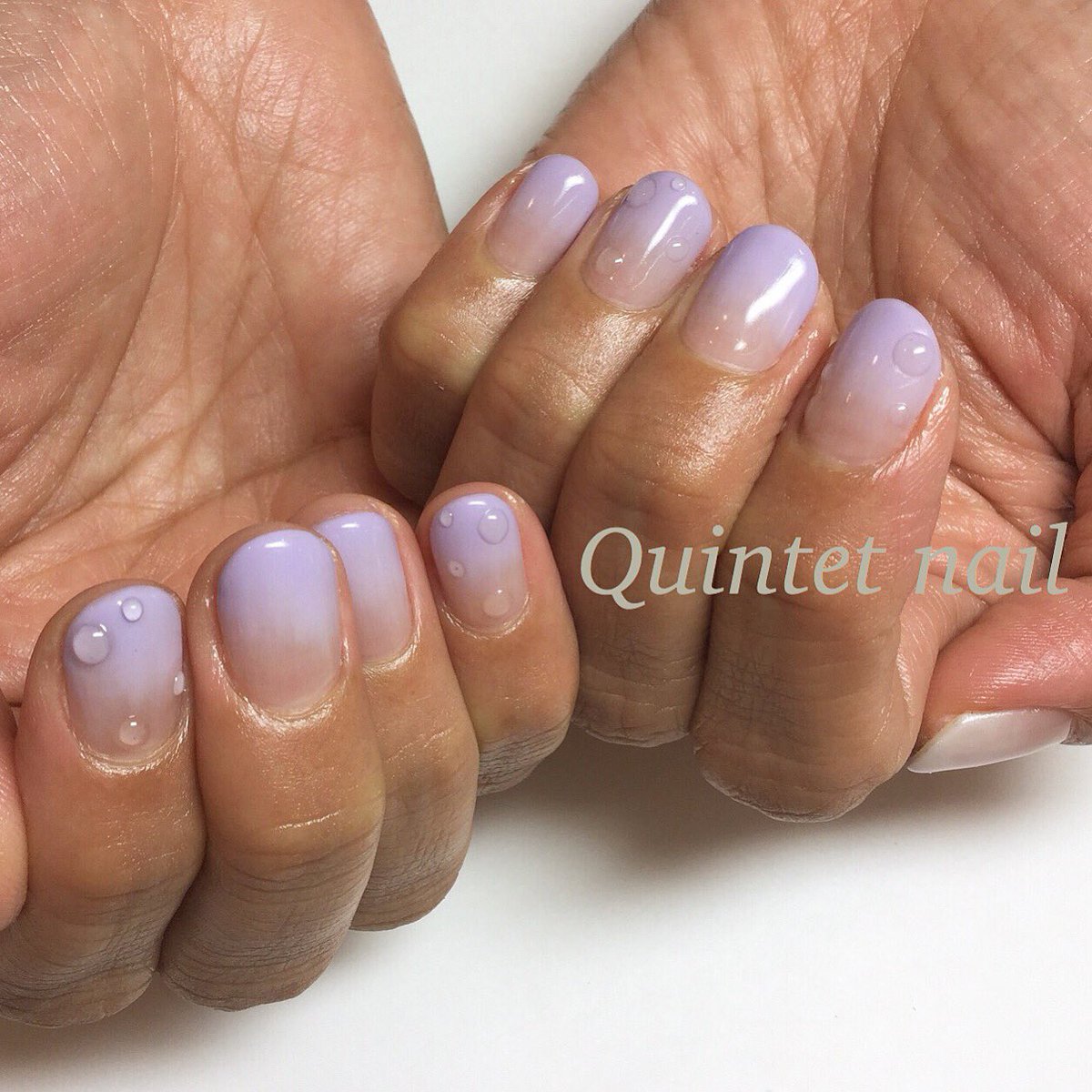 ট ইট র クインテット ネイル 笹塚店 つやつやの水滴ネイル 色は紫陽花をイメージしました 明日6 14金曜日 まだご案内可能ですのでぜひ 紫陽花ネイル 水滴ネイル グラデーション 渋谷区笹塚 パラジェル スタッフ募集