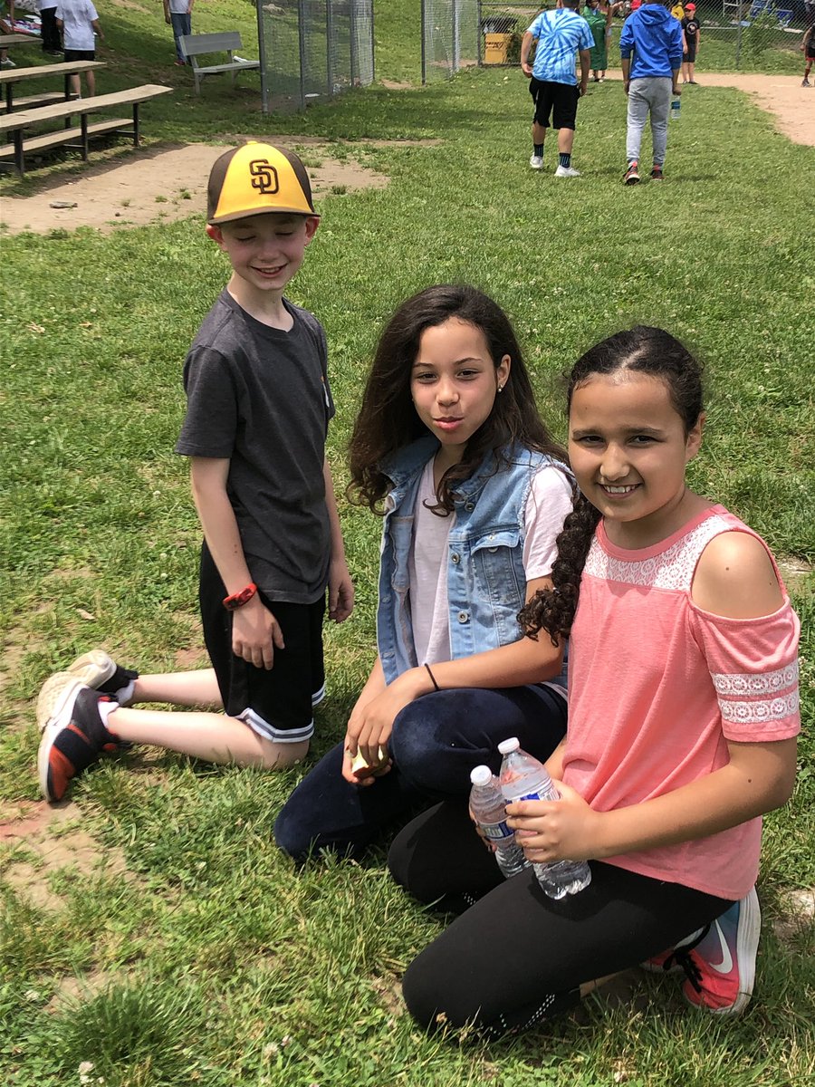 JenDerubeis's tweet photo. 5th grade fun continues https://t.co/UNIxlC0MuE
