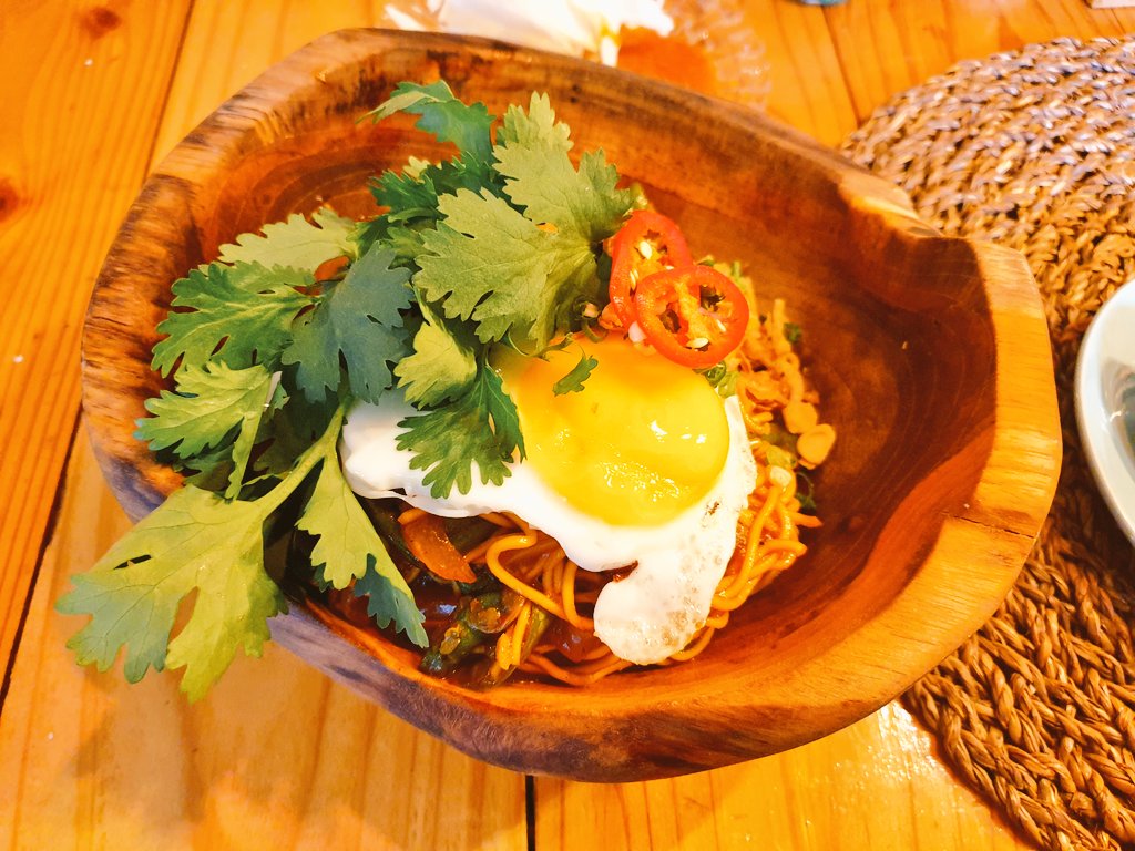 MangTaam's tweet photo. 발리인망원
서울 마포구 포은로 67 1층
미고�� 이름 기억 안나는 새우요리, 가지튀김
전부 다 정말 맛있었습니다 뇸뇸
완전 추천하는 발리 음식점 https://t.co/NDbb1EHi6c