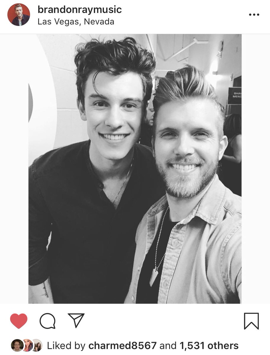 BrownieBarasch's tweet photo. @BrandonRayMusic 🦋 @3angelwraps @lavender6743 😉🤜🏽🤛🏽 #BrandonRay 🌻 https://t.co/JqBAPlUN8v