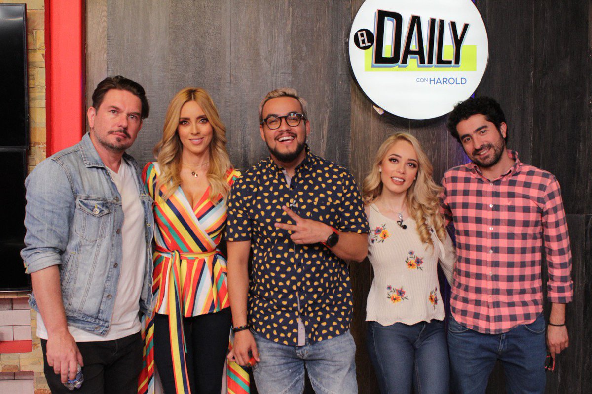 dailyconharold's tweet photo. ¡Seguimos al aire! @SHANIK_ASPE @kristoffdice @oswaldozarate ¡Invitadazos de #ElDailyConHarold!

Cámbienle al 77 de izzi @canal_wtv o pasen a Facebook https://t.co/7z4TCkcddX https://t.co/Uq2VCbEaOi
