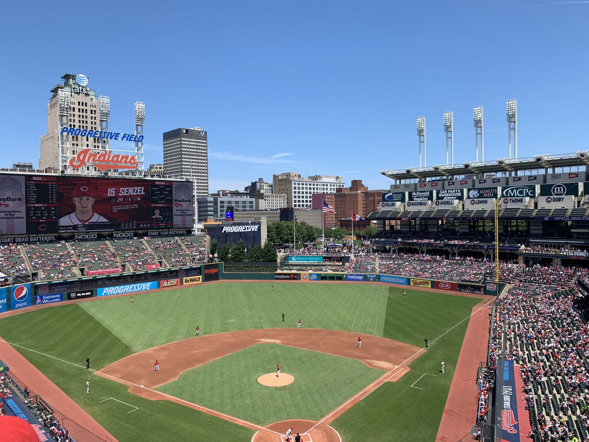 DarthVaughter's tweet photo. Game: Ohio Cup, Game 2 @indians vs. @reds at Progressive Field.
Food: The Heater (recommended by @theballparkguide): pulled pork, pork belly, bacon jam, apple coleslaw & flamin hot Cheetos.
Company: @bigpoppa514 & @kylejmetzger
Result: Reds win!
#ATOBTTR #SummerIsForBaseball https://t.co/WEyzBGIud5