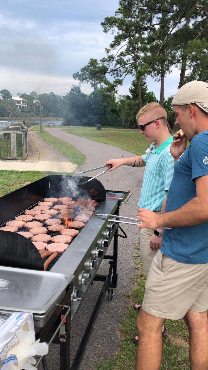 Revlowedown's tweet photo. What a great night for a cookout in the park! It was fun meeting so many great people...new people. The Lord blessed us with incredible weather too @olivebaptist 
#warringtonFL
#navypoint
#naspensacola
#corrystation
#pensacola
#experiencepcola https://t.co/Uq63R663zc