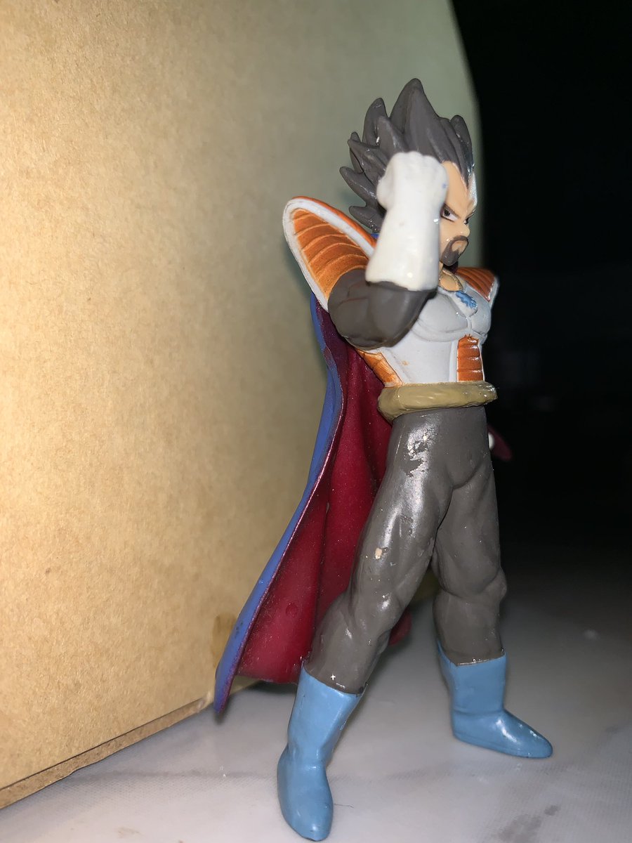 FIGURE tweet media