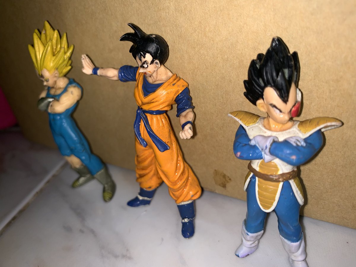 FIGURE tweet media