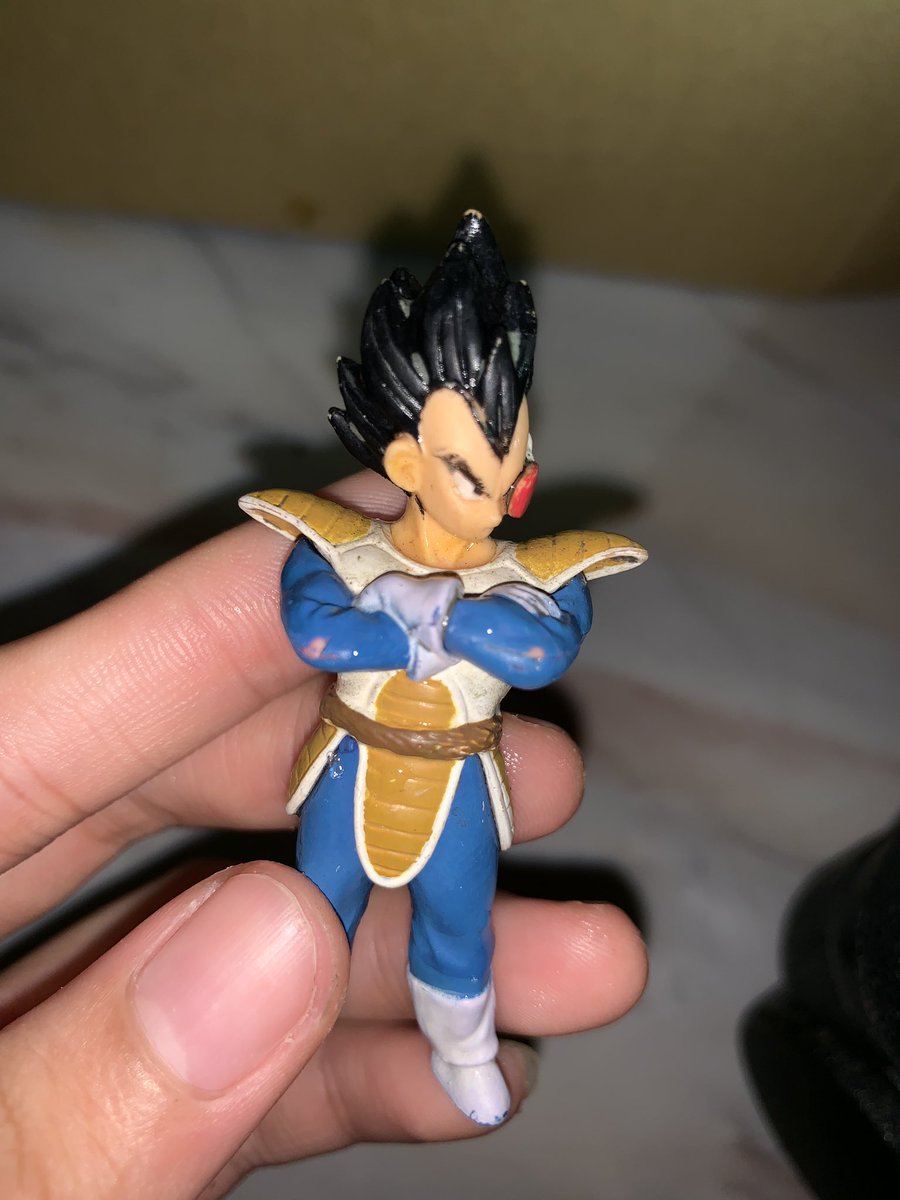 FIGURE tweet media