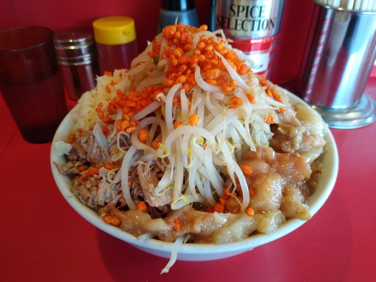 maimero1966's tweet photo. 遅めの昼飯
豚そば🍜(700円)
全増し、ネギとアブラ増し増し
この写真はmotorola moto g7powerで撮影しました。
#g7power #二郎系 #ラーメン https://t.co/jUbK77wlQK