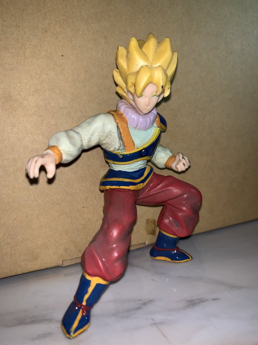 FIGURE tweet media