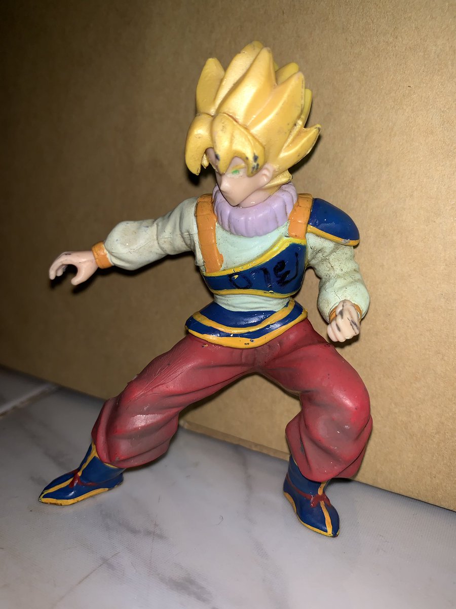 FIGURE tweet media