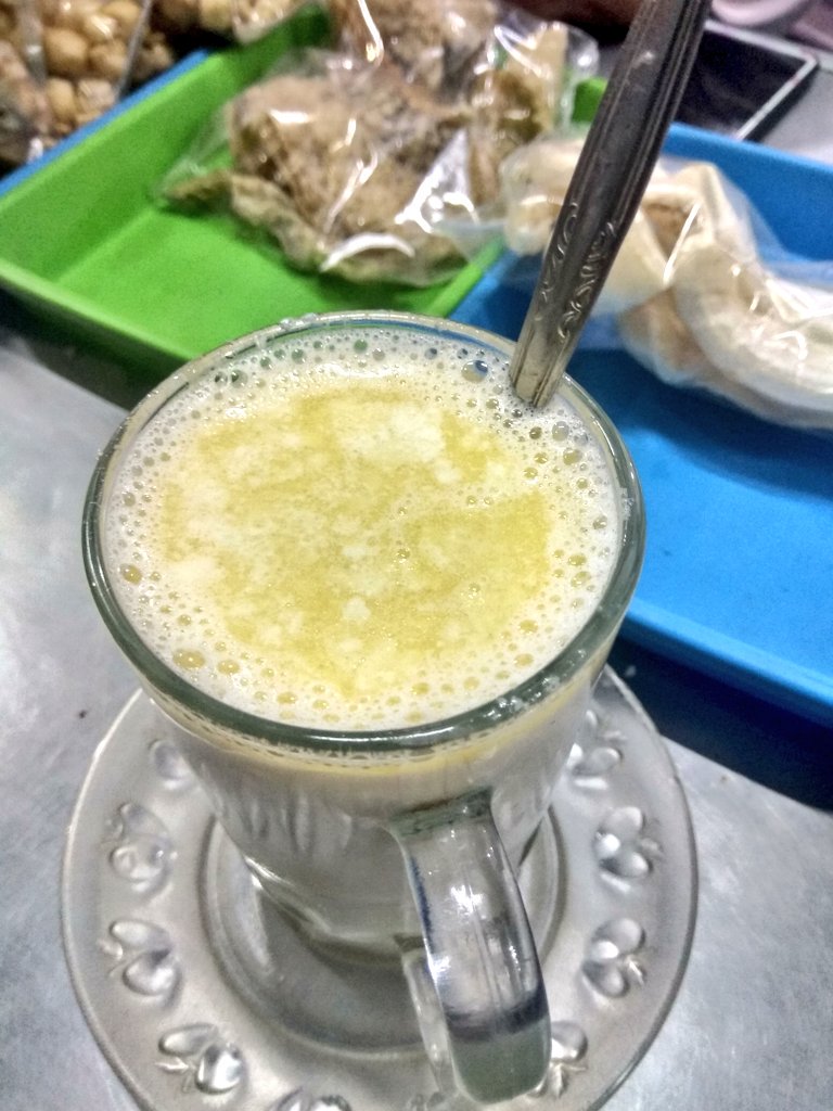 arieparikesit's tweet photo. Minum aneka varian susu Segar di STMJ Karang Doro #Semarang 
#MenuResto plus harga jelas terpampang, anti digetok digetok klab STMJnya enaa, #Sogem nya pakai susu segar, mantabsss. https://t.co/Wyv5mZqUNB