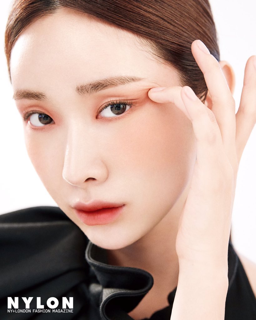 MegaFlux's tweet image. 차정원 화보 보셨어요? 나일론 화보인데 슈에무라 와일드 로즈 컬렉션이래요! 14일 출시 예정!  #차정원화보 #슈에무라 #와일드로즈컬렉션 #차정원 #차정원립스틱 #MLBB