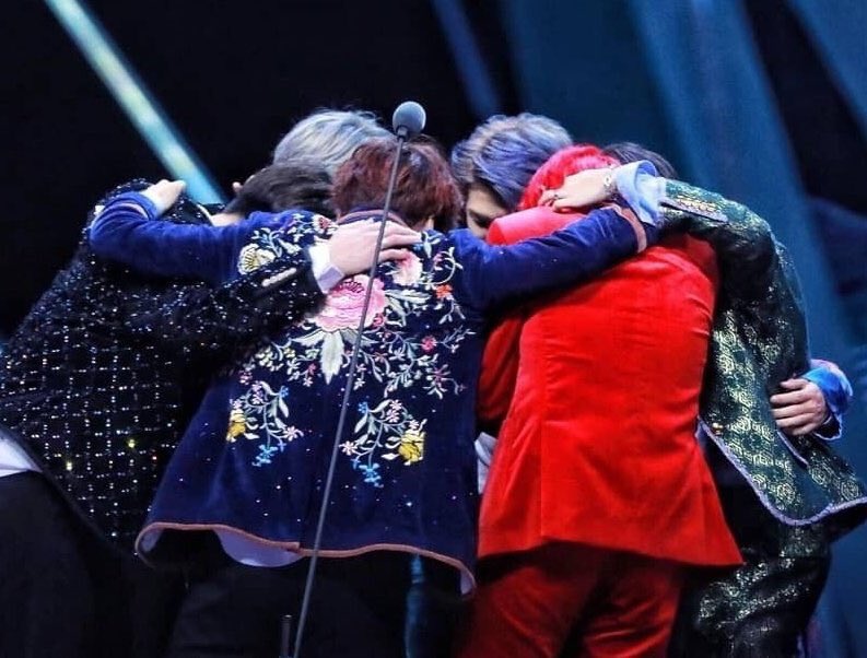 PasasnaA's tweet photo. #WePurpleYouBTS 
#ThankYouBTS 
Thank You For Becoming You BTS!!!💜💜💜 https://t.co/2ErVKoBEek
