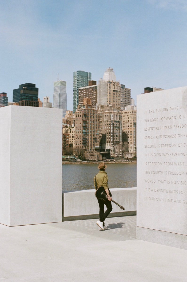 Throwback to #photoshooting #AmirEid in #NY!
#Cairokee