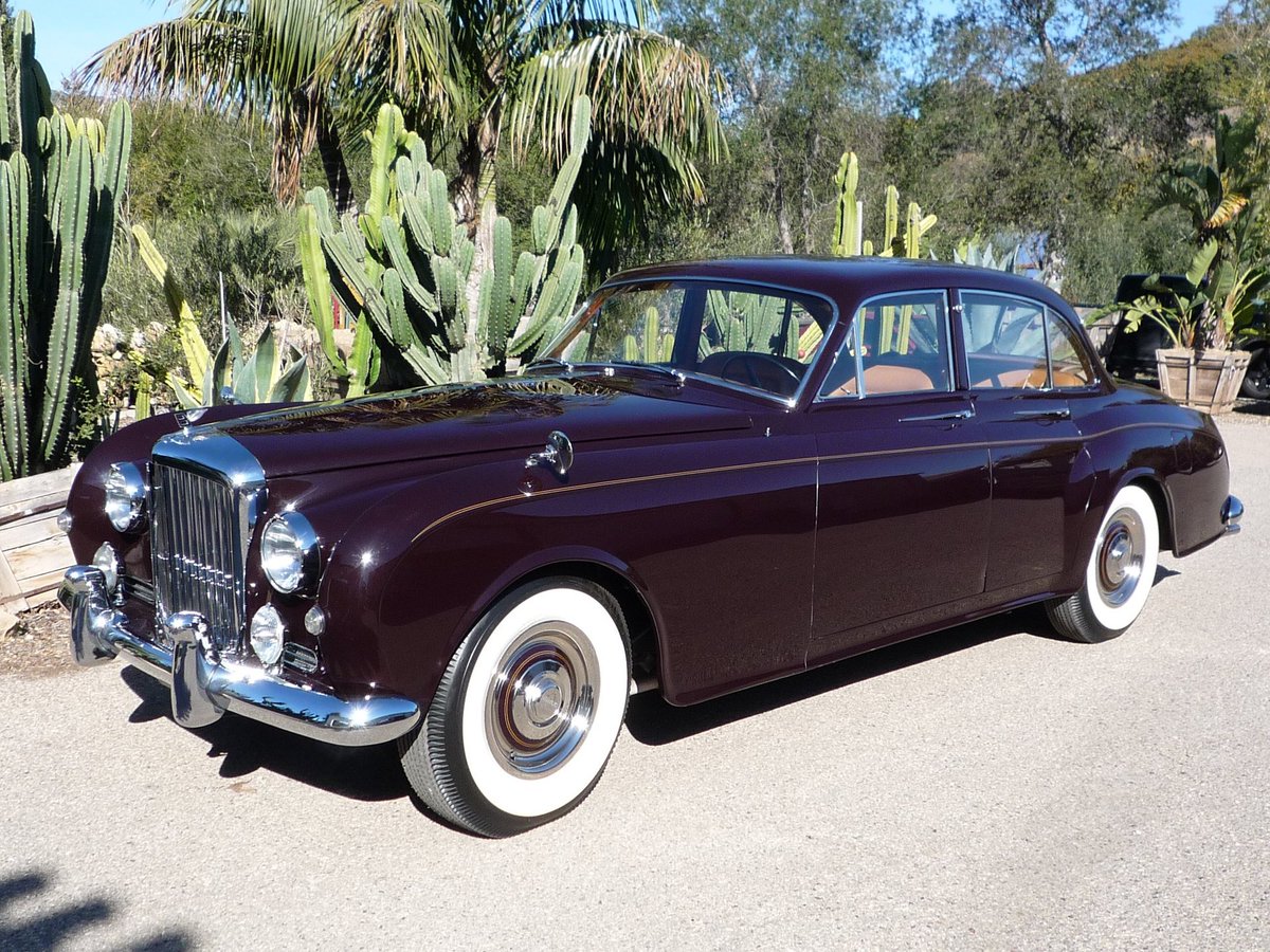 Rare 1961 Bentley S2 Continental by James Young Is One Of Six: motorious.com/articles/news/…

#Bentley #British #luxury #classic #cars