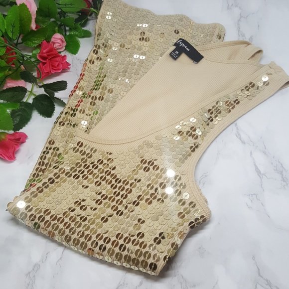 2 pic. So good I had to share! Check out all the items I'm loving on @Poshmarkapp #poshmark #fashion #style #shopmycloset #fossil #express: https://t.co/3Aus0wzYMJ https://t.co/PvQk8Tzjpd