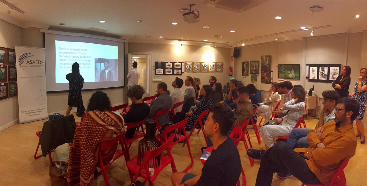 Asaede_org's tweet image. Presentación de Asaede en @ARGenBarcelona ante la delegación de Emprendedores de Santa Fé, que vienen a la #BarcelonaDesignWeek