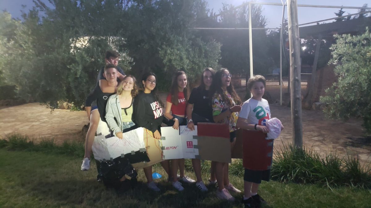 GgmIes's tweet photo. Algunos de nuestros alumnos de 1ESO se lo están pasando bomba en la inmersión lingüística de este año que organiza la Sección de Inglés. ¿Queréis pruebas? ¡Aquí las tenéis! https://t.co/PiGZkc7lJc