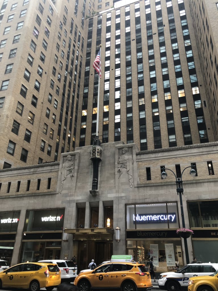 Maidin mhaith. Morning. They start early in Big 🍏. Bringing Belfast delegation shortly to meet Council Member Danny Dromm Chair of Finance Committee on New York City Council &amp; later our pre-eminent expat Jim Ckerkin of @MoetUSA #BeTheBridge