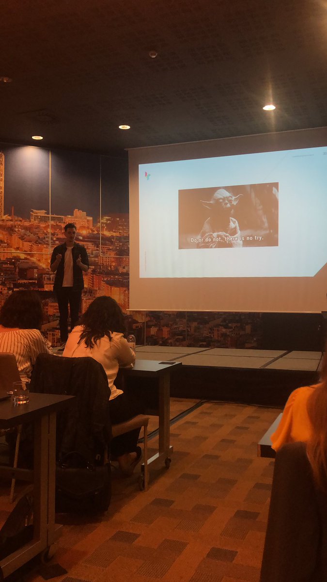 LjFeitsma's tweet photo. #hiredbcn @ReggieEbbe from @levelupventures pouring out his passion for Sourcing! Got some great new insights, thank you for a great session. 🙏🏻 https://t.co/IVp60u97B0