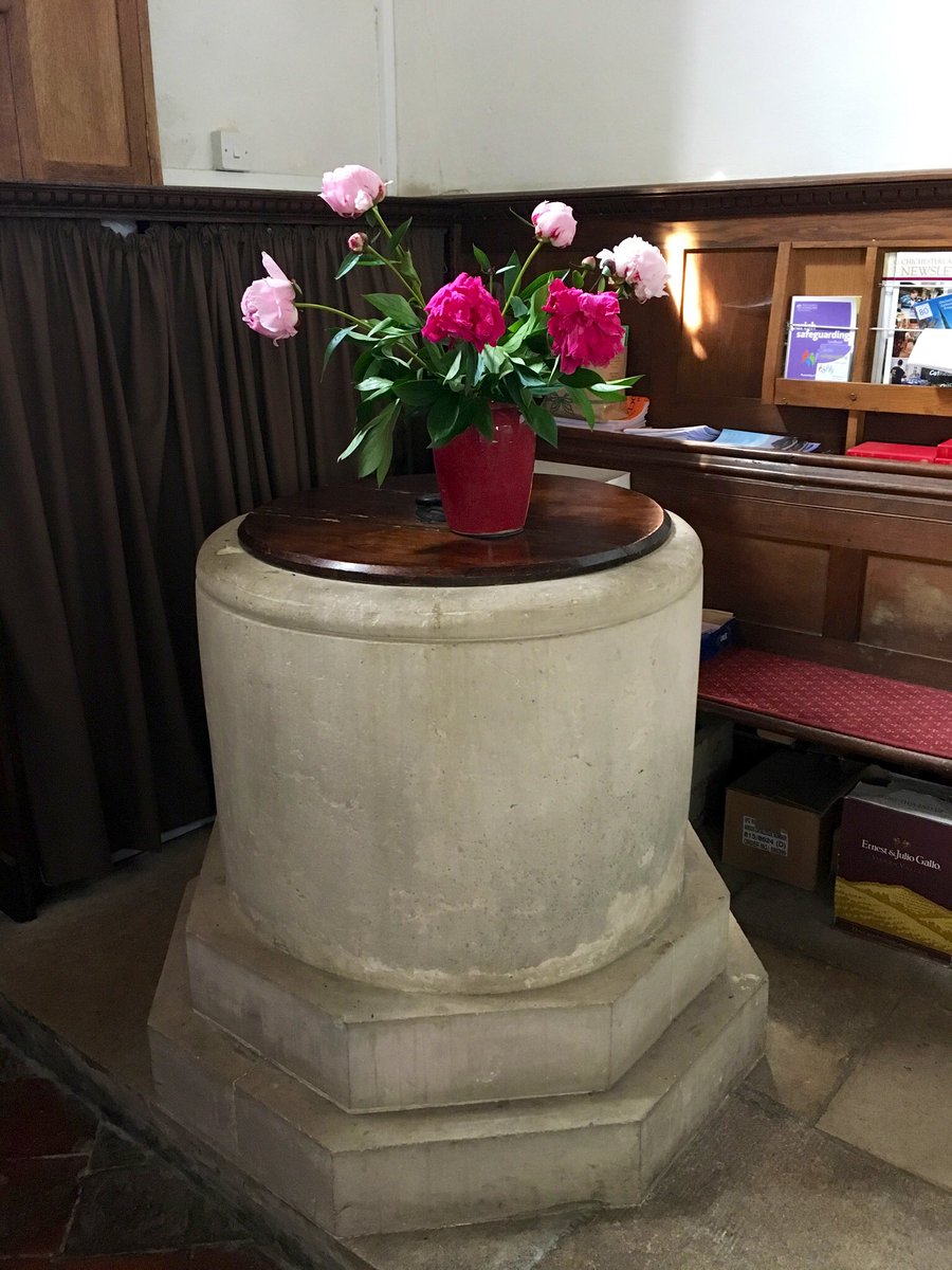 EngChurchPics's tweet photo. St Peter, #Racton, West #Sussex. 
1. Nave
2. East window by C Whall (1918) commemorating the fallen of World War I.
3. Font - Heavily repaired tub, possibly C12 in origin, with a roll-moulding on the rim.
4. #OldDoors https://t.co/eh7HgOQ40W