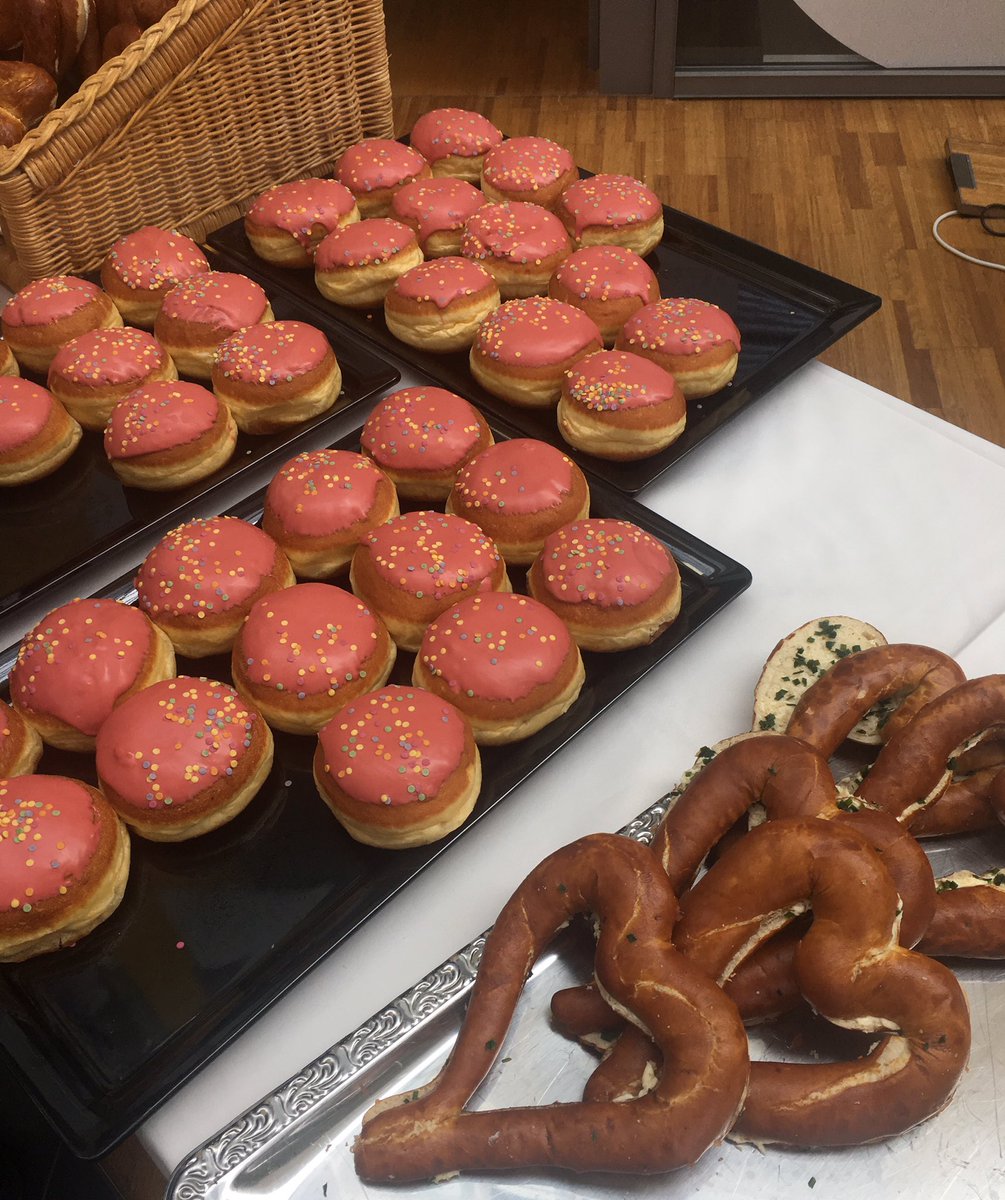 JankaM92's tweet photo. Pride breakfast @Siemens_Austria today 🥨🍩🏳️‍🌈 Getting ready for @EuroPride2019 in Vienna 🇦🇹 🌈#UnityInDiversity #SiemensPride #PrideMonth #Inclusion https://t.co/mDgh3gh6pf