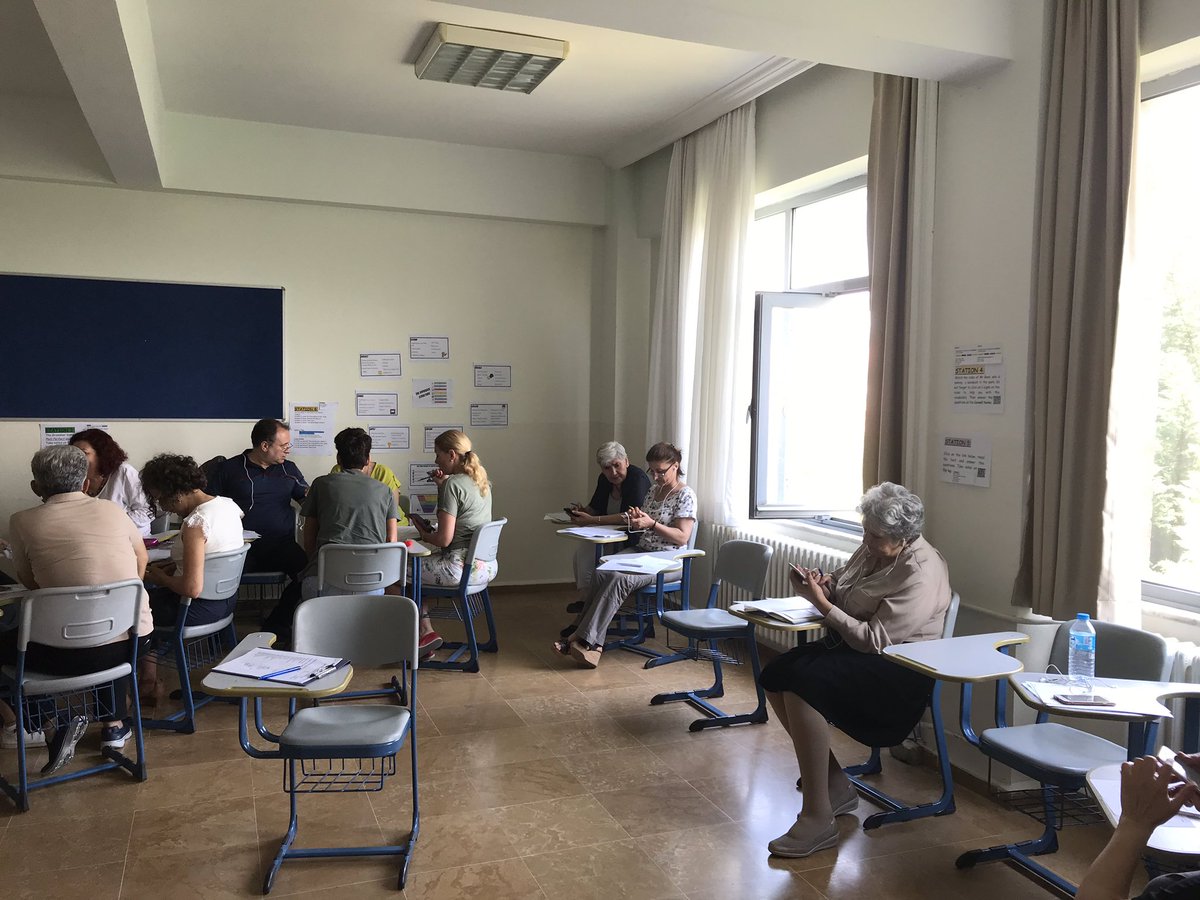 kuntgul's tweet photo. Photos from in-class flipping workshop:) at SFL of Maltepe Uni. Awareness has been accomplished. https://t.co/wn3dc0TEKH