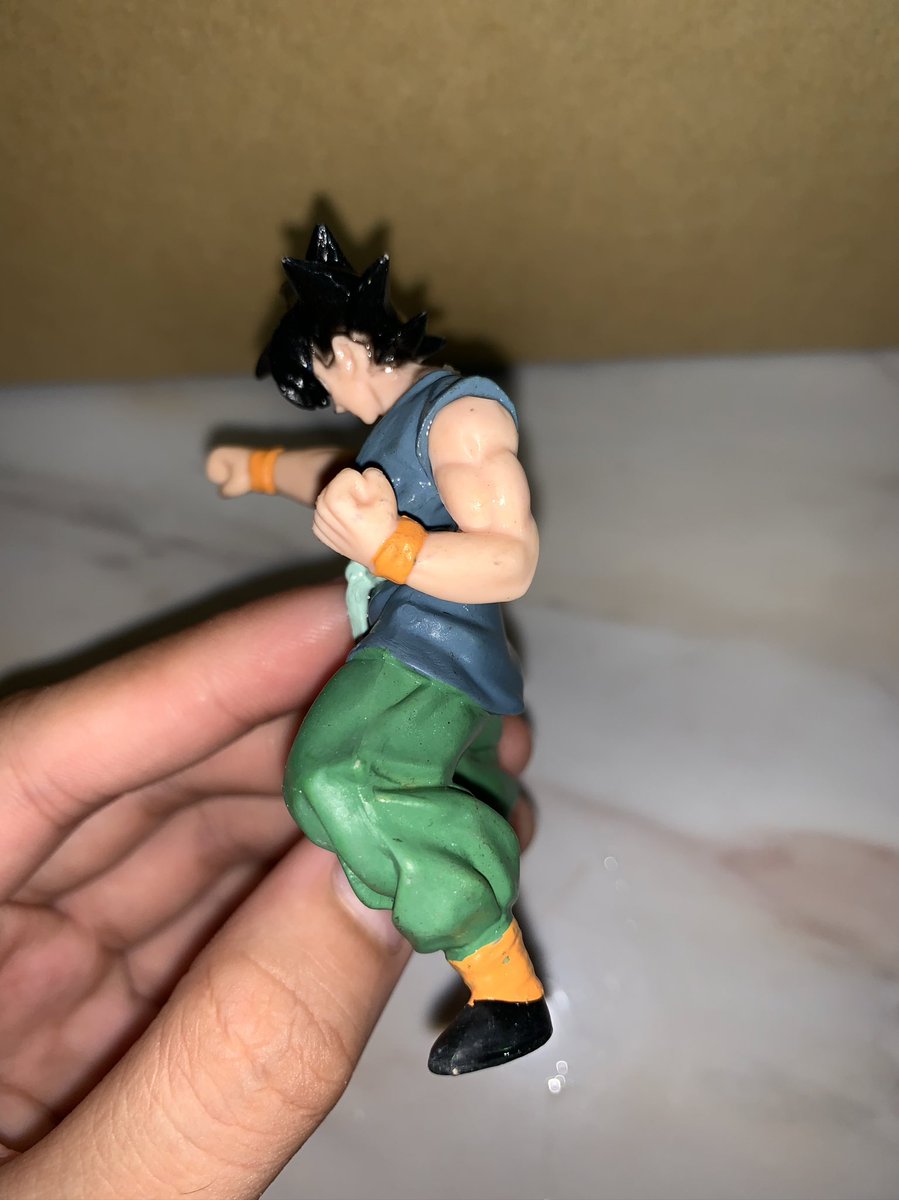 FIGURE tweet media