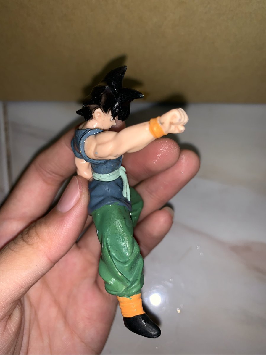 FIGURE tweet media