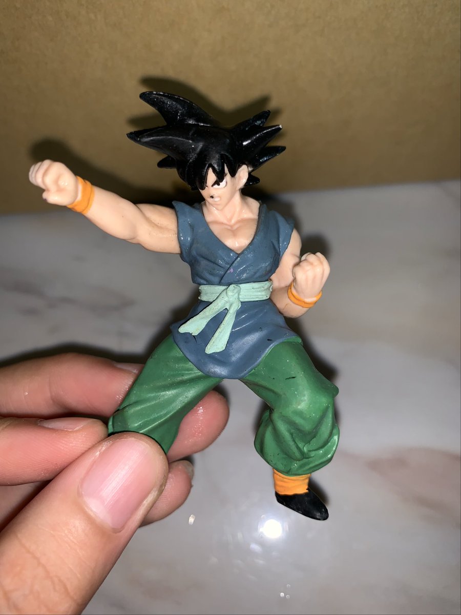 FIGURE tweet media
