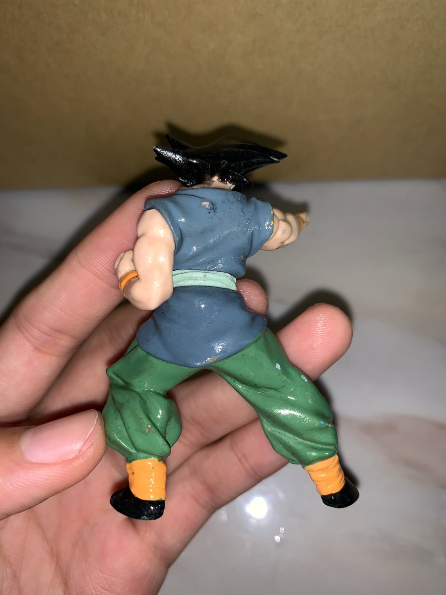 FIGURE tweet media