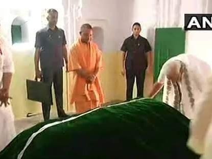 AaditriSinha's tweet image. Look at these pictures......you will get your answer...
#ModiWithMuslims 
#ModiForAll 
#modifoolhindus
#modibetrayedhindus
#ModiSarkar2 
#ModiWelfareForAll