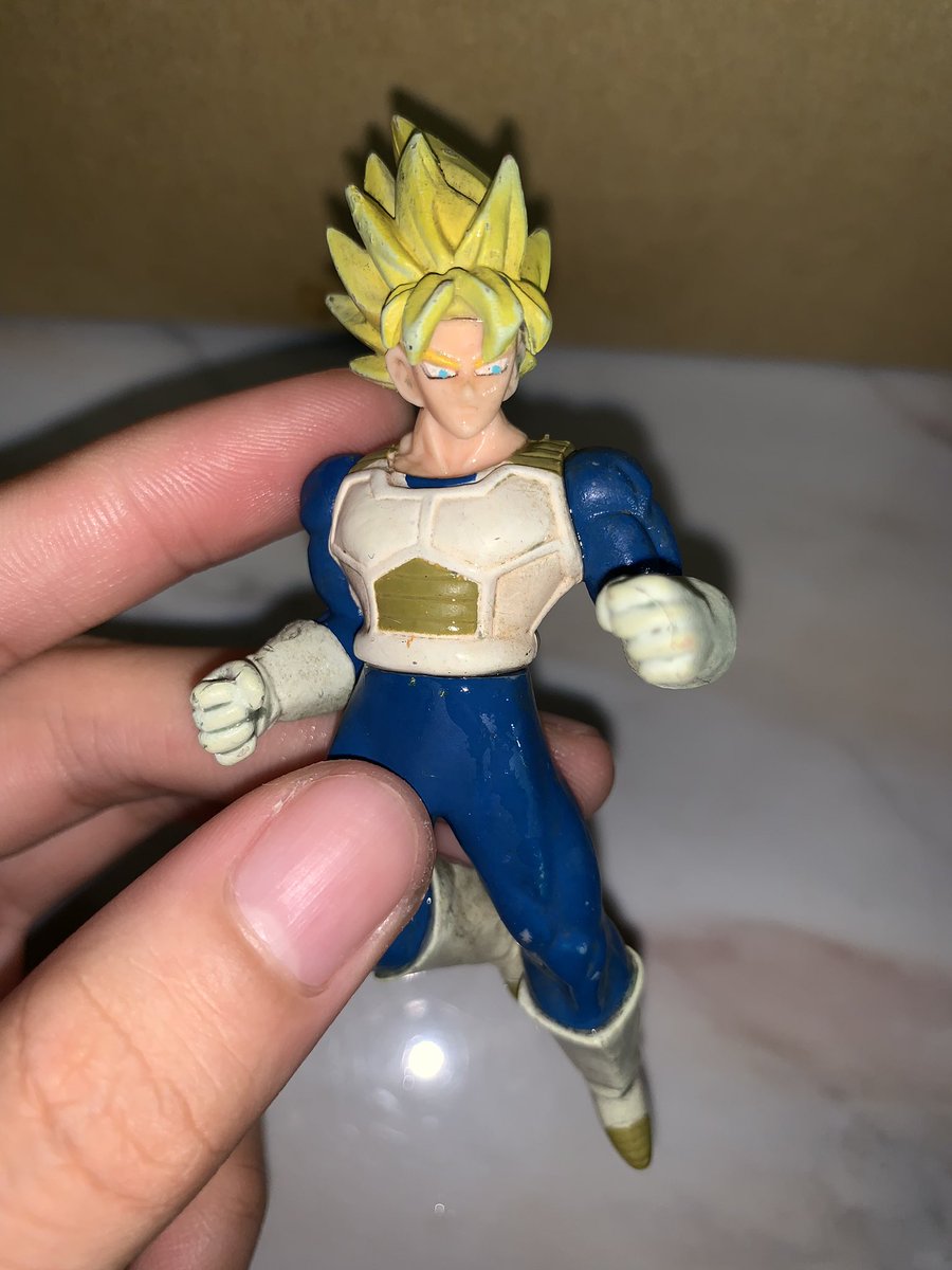 FIGURE tweet media
