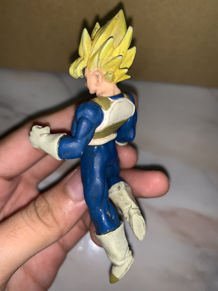 FIGURE tweet media