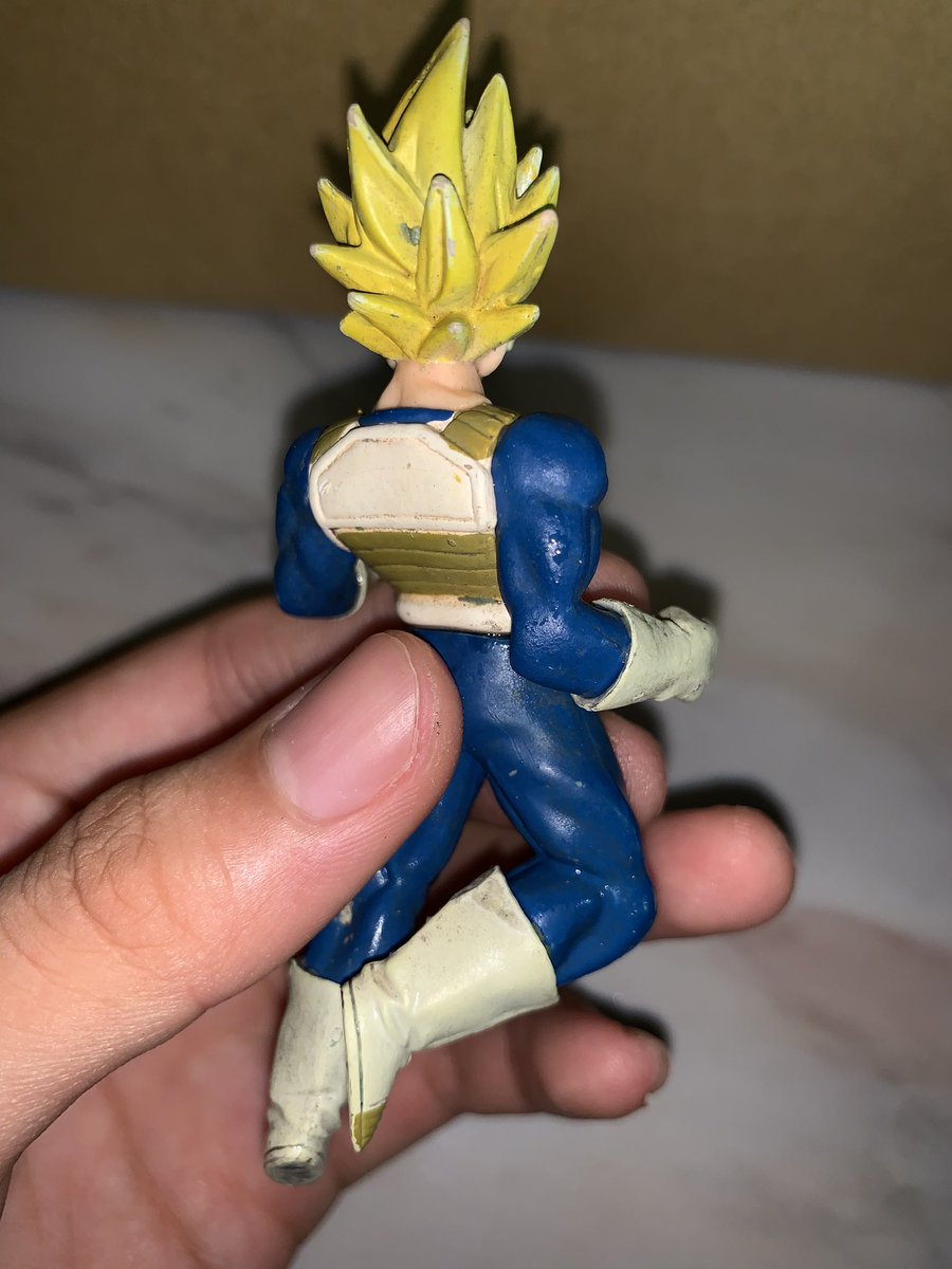 FIGURE tweet media