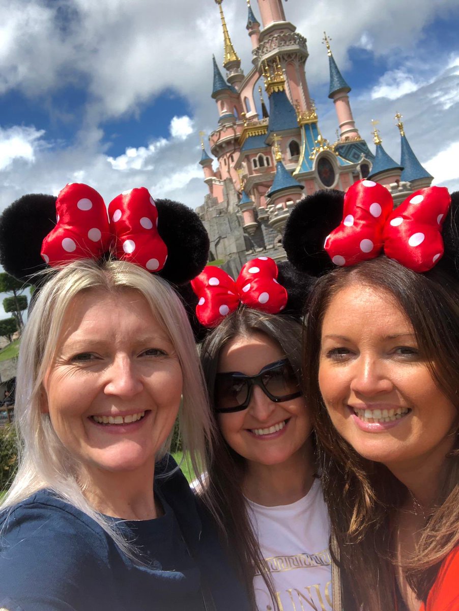 We’ve come to Paris for our last ⫩ gig.
Looking forward to tonight <a href="/GaryBarlow/">Gary Barlow</a> <a href="/OfficialMarkO/">Mark Owen</a> <a href="/HowardDonald/">Howard Donald</a> #Manchester #paris #TT30 #odyssey #THATTERS #takethat