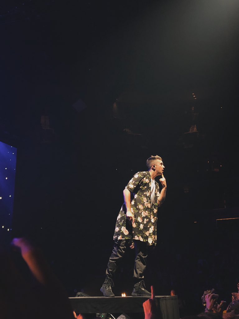 dunwithgrace's tweet photo. #banditocharlotte WRECKED ME https://t.co/r4FEFtLWiZ