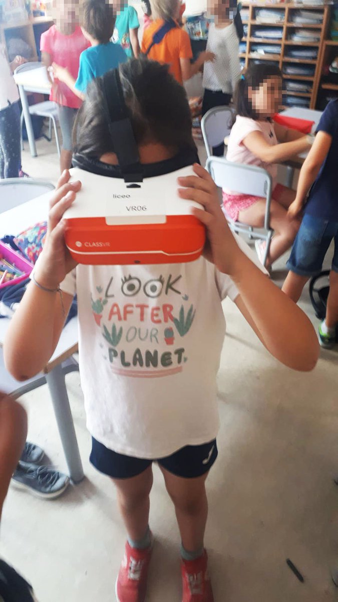 ColeEstudiantes's tweet photo. They reach the Moon and Mars!
With the #VirtualReality glasses the 2nd grade students get a better understanding about the contents of the project "Interstellar trip".
#ThrillingToLearn #LearningByDiscovering https://t.co/J1sO0fHraV