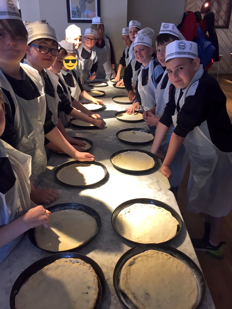 MsMcCarthy10's tweet photo. 4th class became pizza chefs yesterday at @Milano_Ireland in the IFSC 🍕They made their very own pizza from start to finish! A big thank you to Milano for an amazing experience! https://t.co/xQgqqug33O