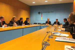 BAKS_Bund's tweet photo. Wie läuft es mit der #Digitalisierung 🌐 deutscher Sicherheitsinstitutionen? Der AK #Junge_Sicherheitspolitiker @BAKS_Sprecher besuchte @AuswaertigesAmt, @GERDigitalEnvoy, @AA_stabilisiert, @BBK_Bund, @BSI_Bund und @bundeswehrInfo: 

https://t.co/nyOEUHAqLW https://t.co/SPggnXa2g8
