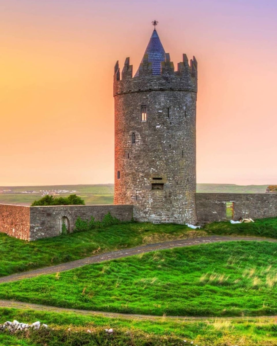 GoTouchDown's tweet image. Once upon a time ...
_
 📷|IG|1oruam
_

#GoTouchDown #PictureOfTheDay #HolidaySpirit #TouchdownGroup #Explorer #Memories #Views #SeeTheWorld #DiscoverEurope #Voyager #SuitcaseTravels #RoamTheWorld #TravelAddict